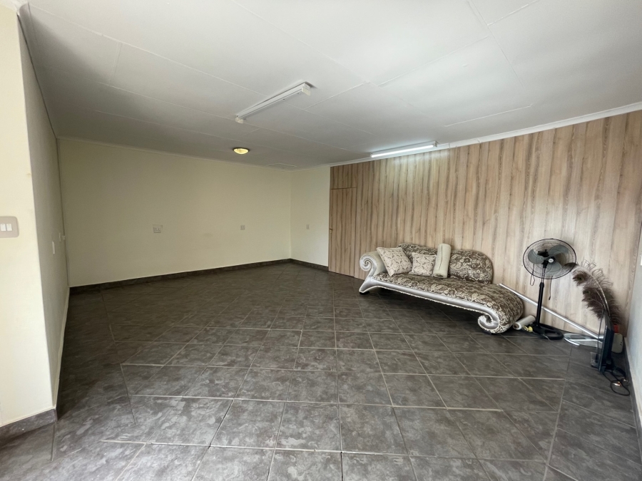 6 Bedroom Property for Sale in Dan Pienaar Free State